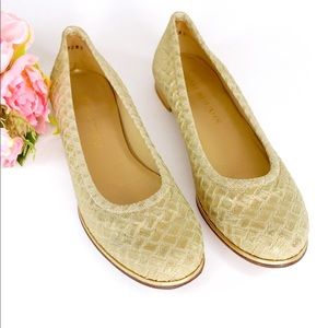 Stuart Weitzman Metallic Gold Flats Size 6.5 Narrow